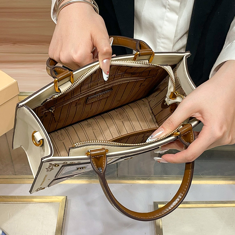 2026 New Hong Kong Genuine Lea - đánh giá và giá Women Accessories Business